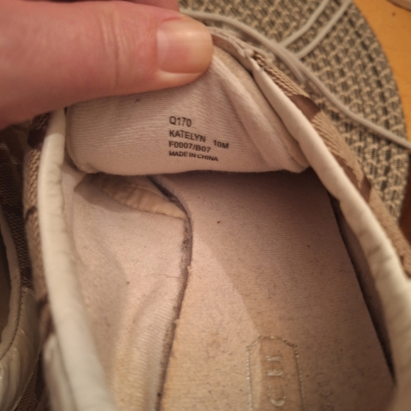 COACH signature katelyn classic sneakers suede cream tan size 10 - Picture 4 of 10